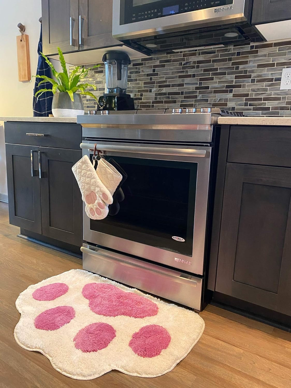 Oven Mitts Cat Paws - White and Pink