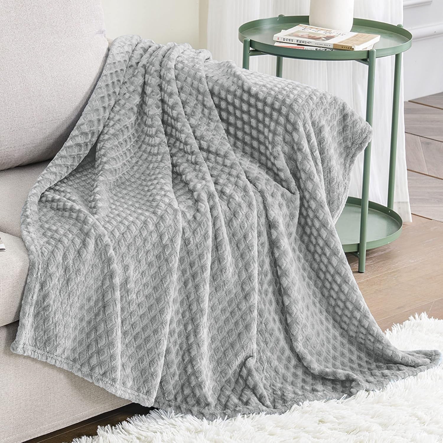 Large Soft Throw Blanket for Couch, 50X70 Inches Diamond Geometry Pattern Velvet Fleece Blanket, Cozy, Warm and Lightweight Light Grey Blanket